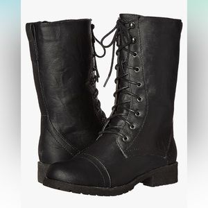 🆕🖤Nature’s Breeze- NWOT Black Combat Boots